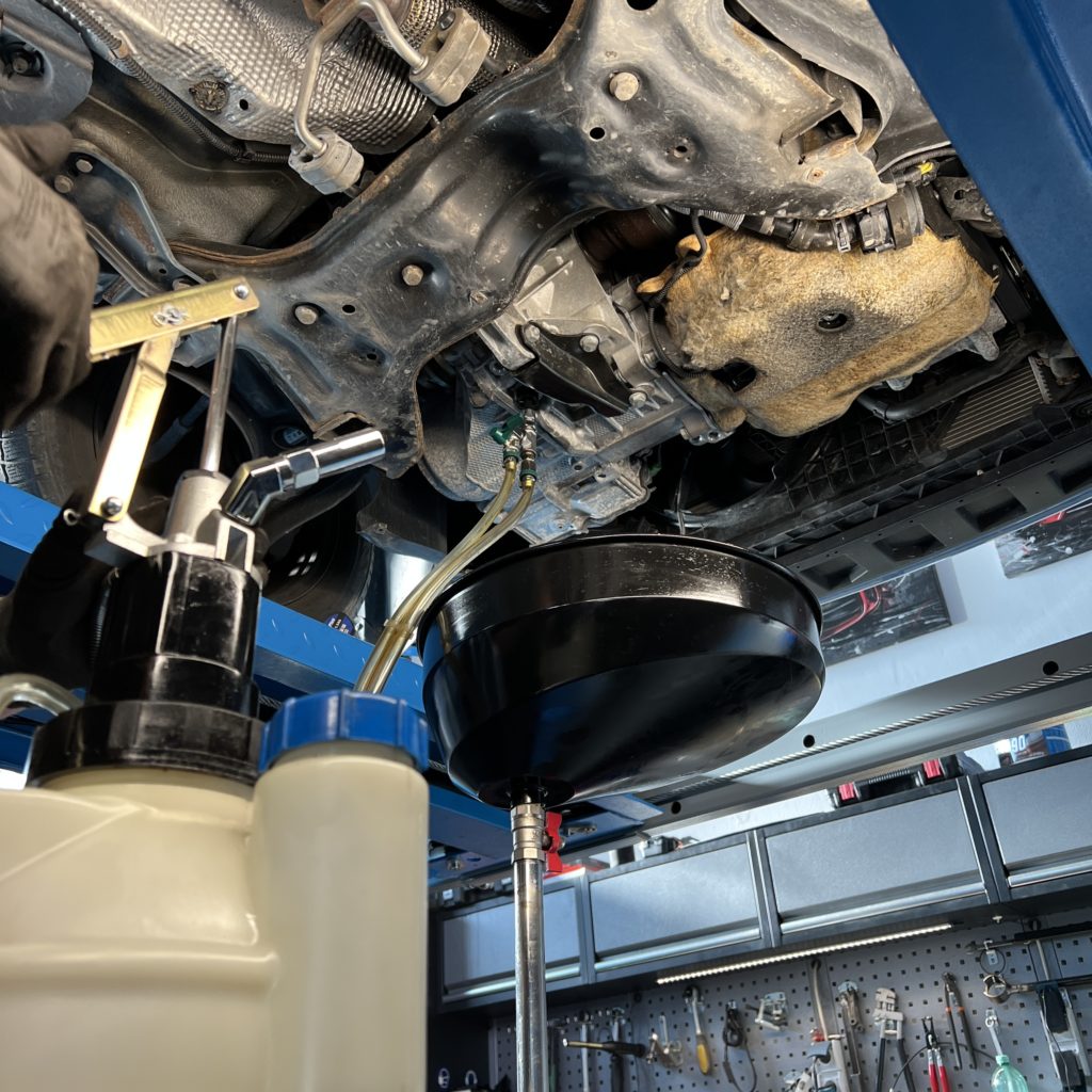 VW Caddy 4 - DSG Getriebe Ölwechsel mit Filter 
